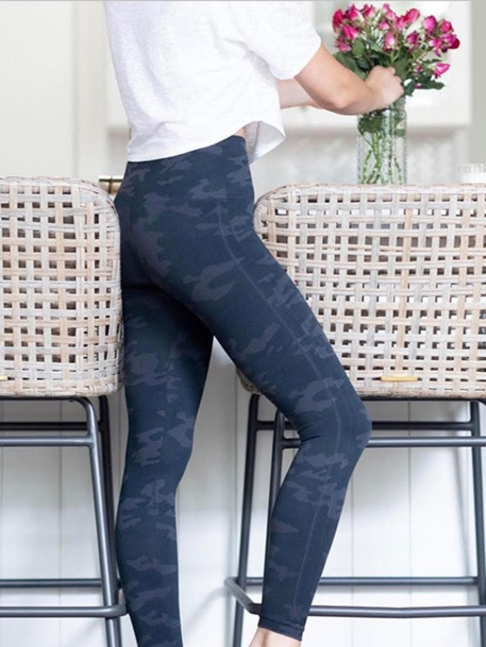SPANX "Look at Me Now" Seamless Leggings Black Camo (M)